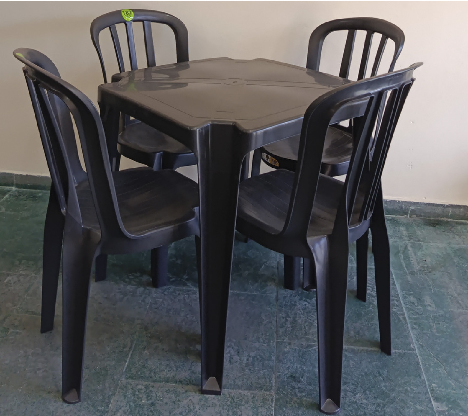 Catálogo Vale das Cadeiras Jogo de Cadeiras Bistrô Top Mil – 1 Mesa + 4 Cadeiras - Imagem 1