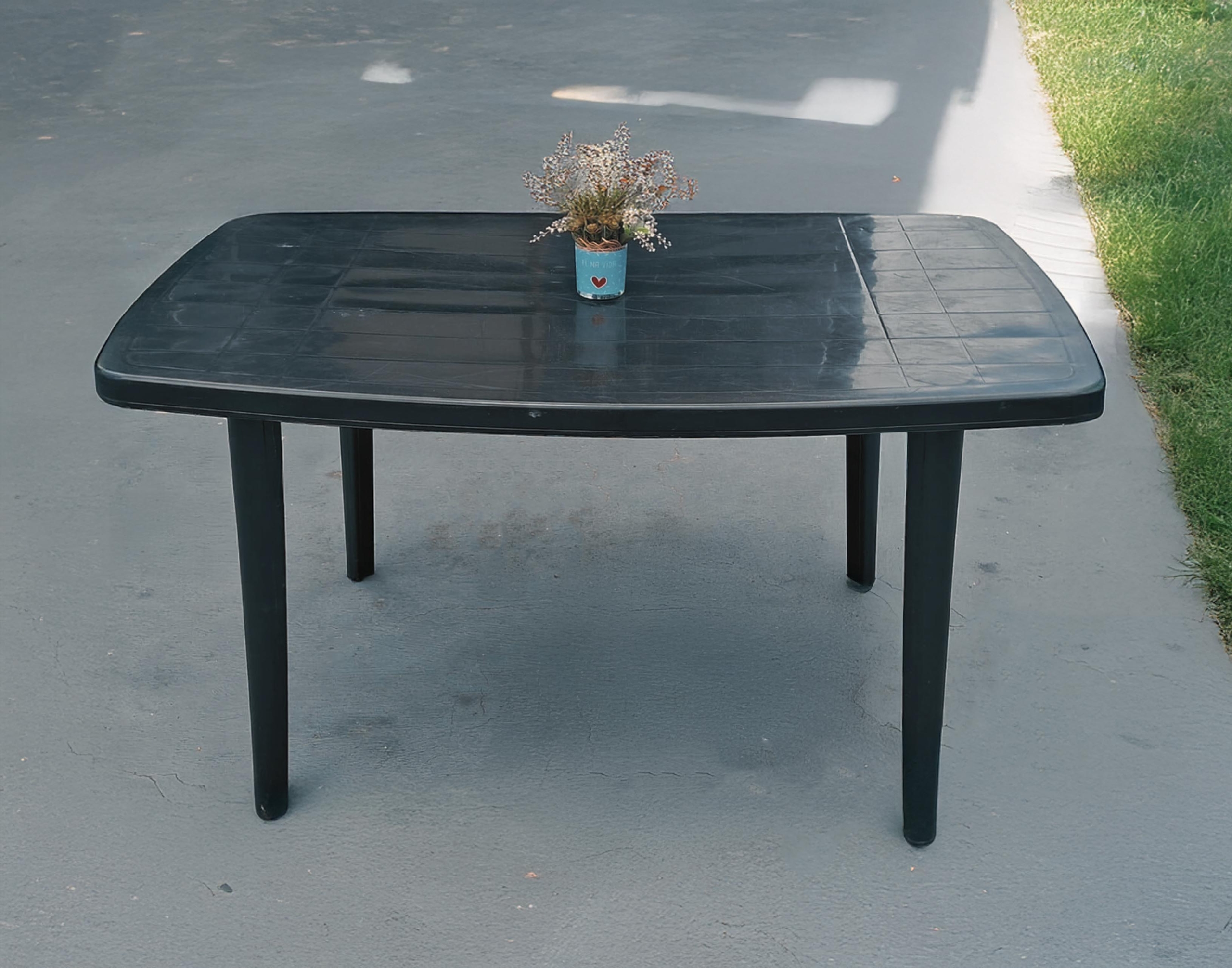 Catálogo Vale das Cadeiras Mesa Retangular 1,40 x 0,70 – Plástica - Imagem 1